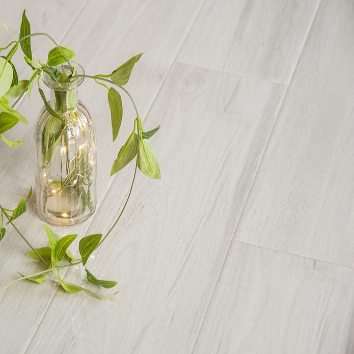 Ламинат Decormatch Magic Lack  ML- 11 фото 1 &mdash; ПетроПол